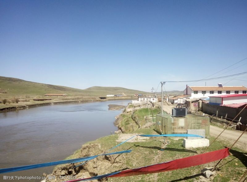 蒙古人草原河流图片