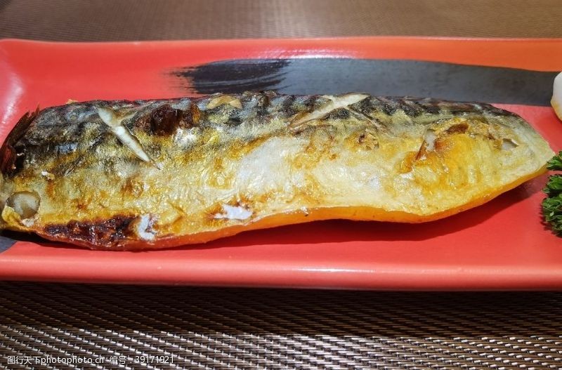 日本韩国料理烤鱼图片