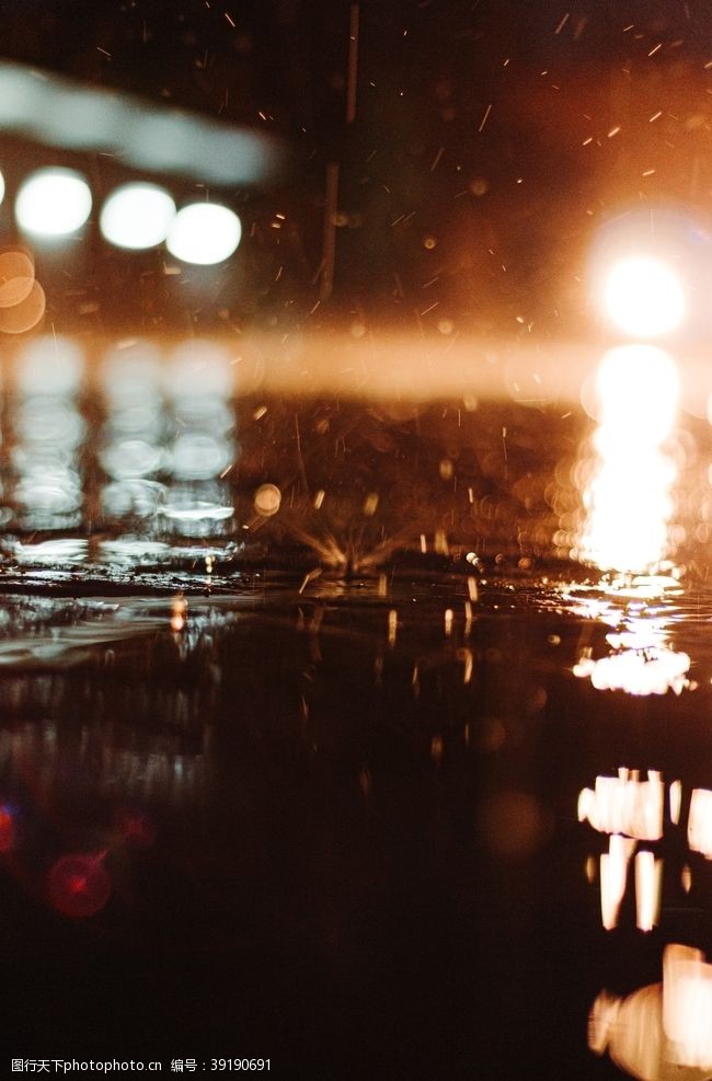 雨滴水珠水滴图片