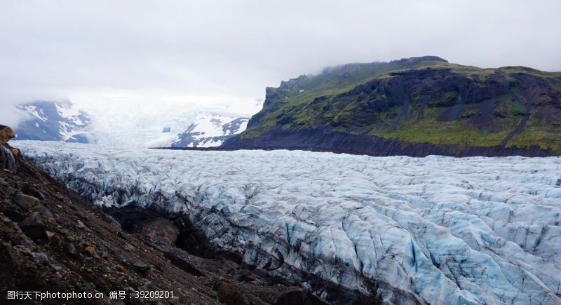 天然水晶冰川风景图片