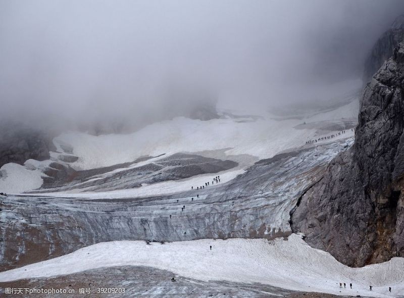 天然水晶冰川风景图片