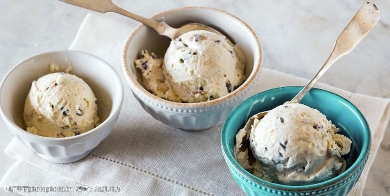 水彩蓝莓冰淇淋美食图片