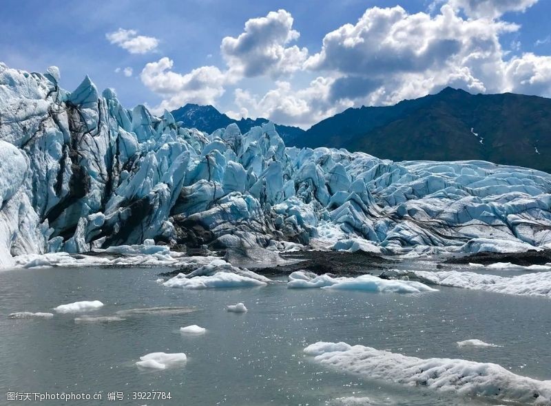 冰雪山峰图片