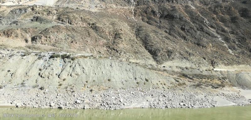 马拉松大山河谷图片