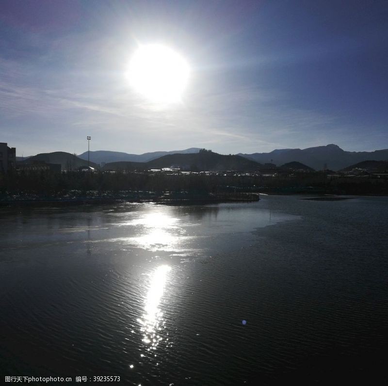 松山湖湖泊日落风景图片