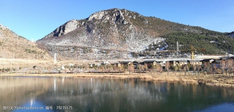 马拉松蓝天高山湖泊山水风景图片