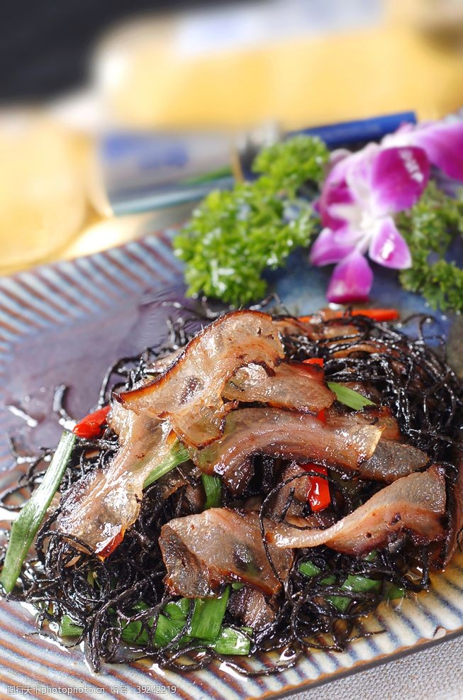 饮食文化黑桃花烩腊肉图片
