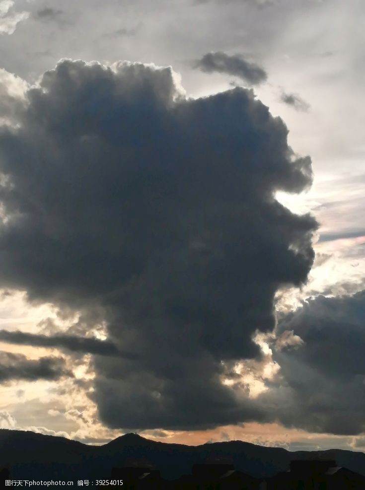 一层层的云金边乌云摄影图图片