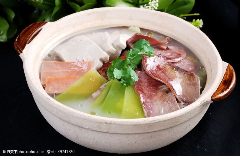 餐饮文化砂锅鸭架汤图片