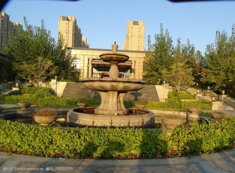 雕塑喷泉城中公园图片