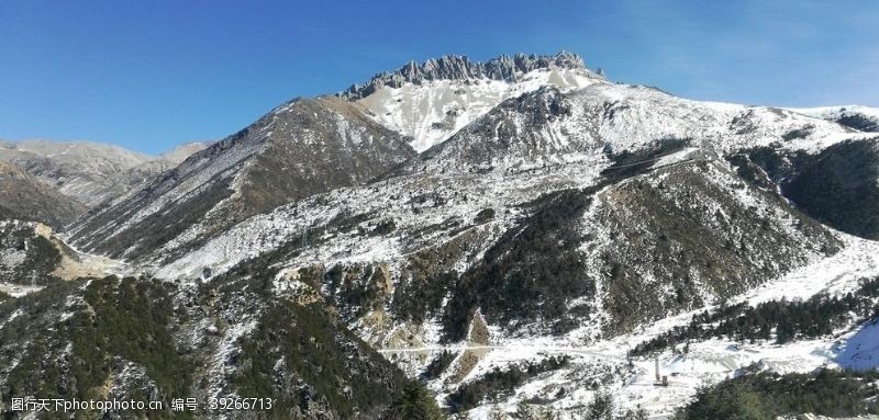 马拉松雪山山峰图片