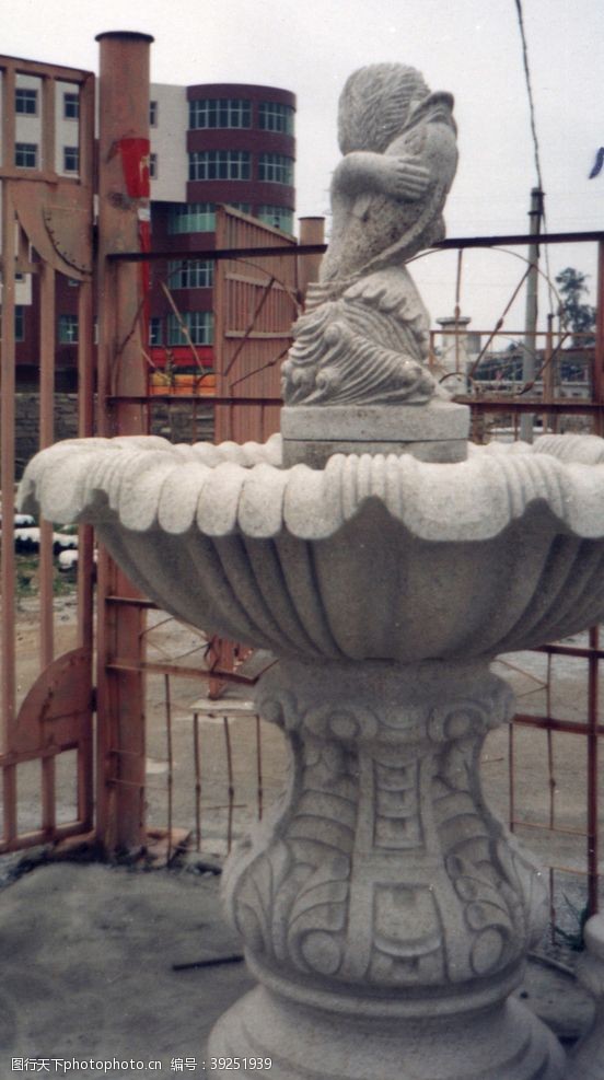 雕塑喷泉喷水池图片