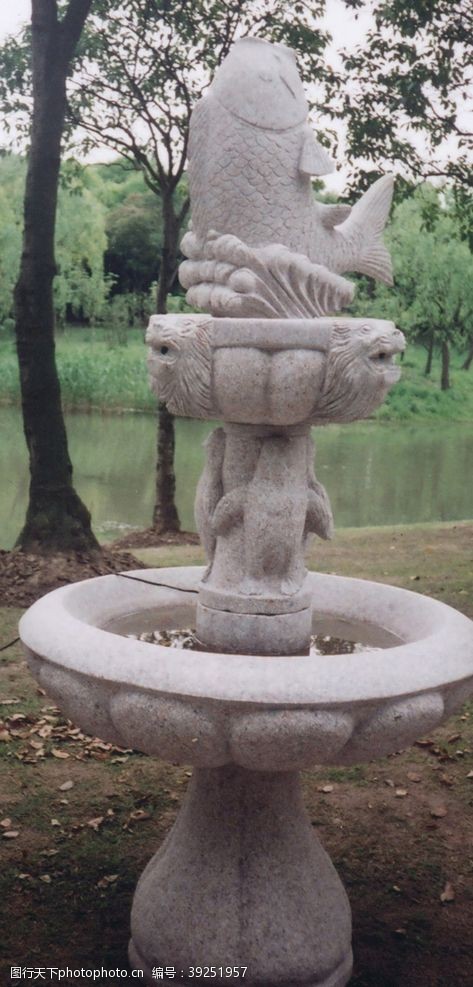 雕塑喷泉喷水池图片