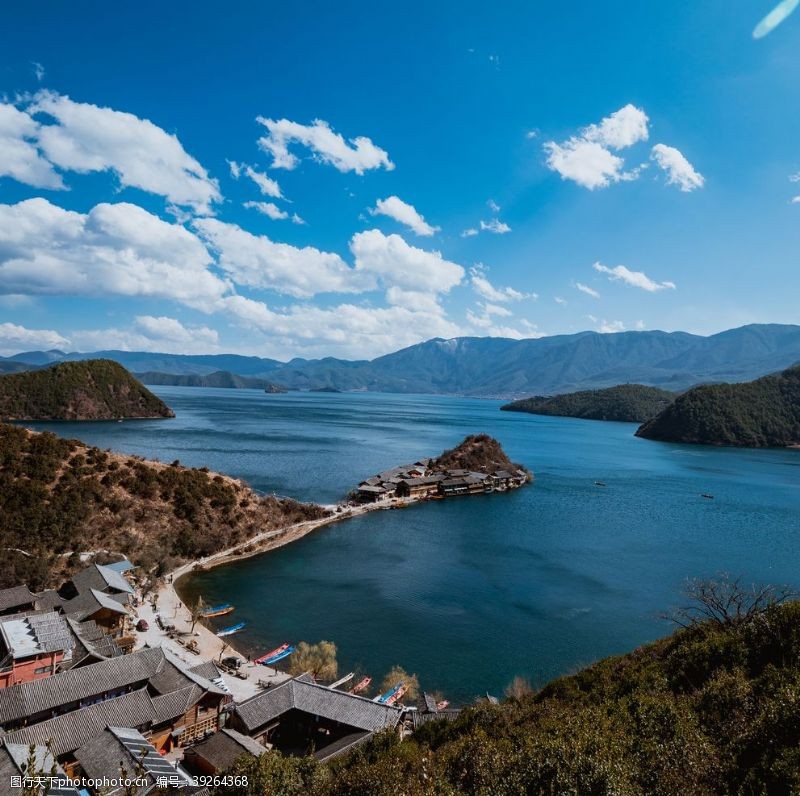 小舟泸沽湖图片