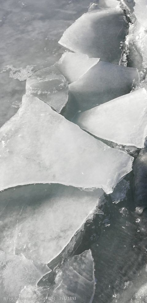 冬日湖冰冰川风光图片