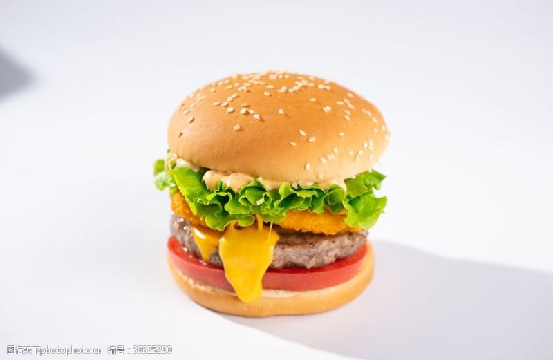 芝士洋葱圈牛肉汉堡图片