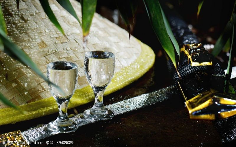 酒类素材白酒传统酒品复古背景海报素材图片