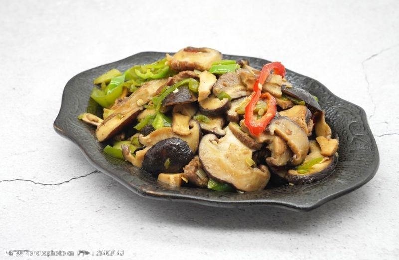 菇类青椒炒香菇美食食材背景海报素材图片