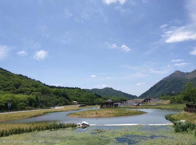 农村土路村庄部落图片