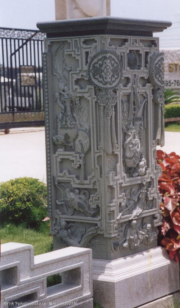 龙柱雕刻图片