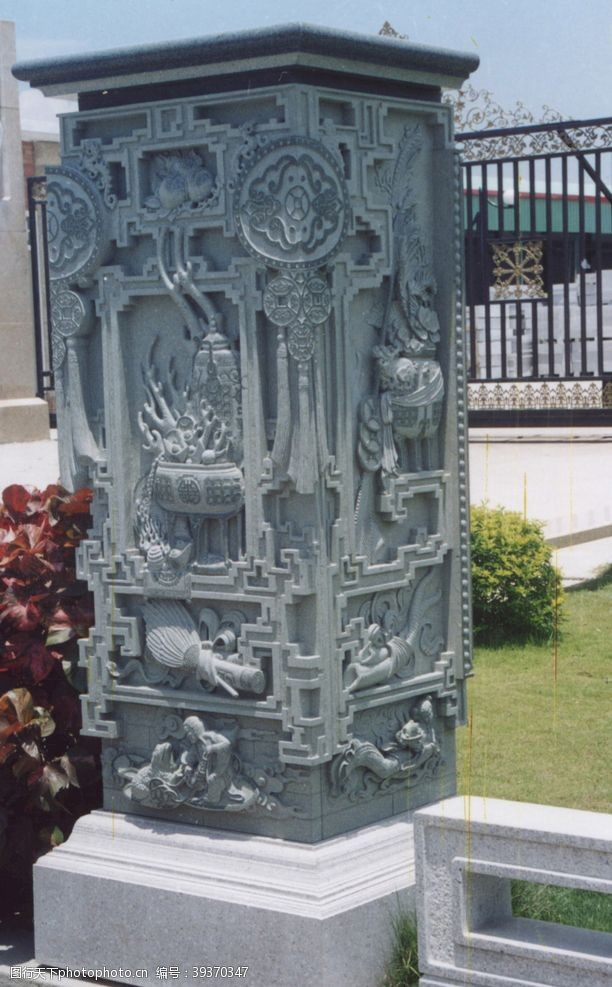 龙柱雕刻图片