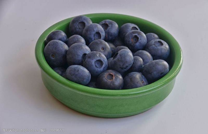 蓝色蔬菜蓝莓图片