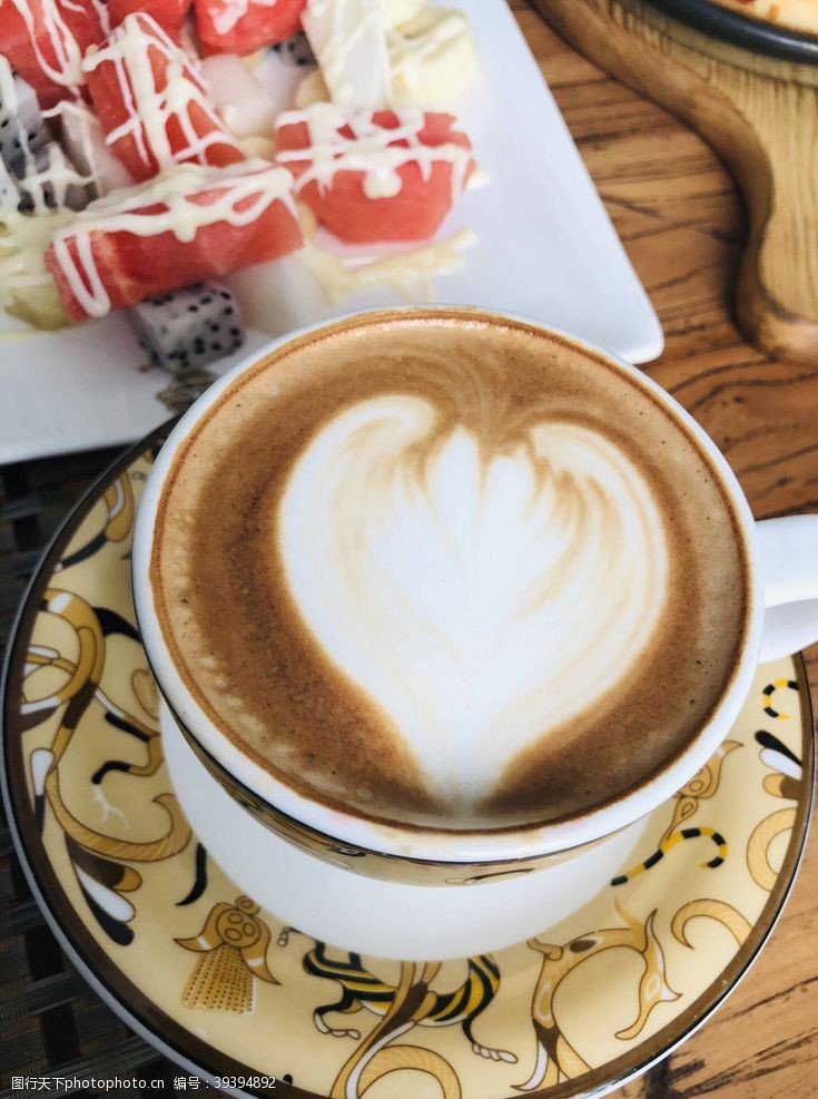 雪顶咖啡心形咖啡图片
