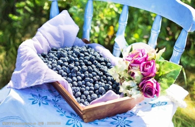 蓝色蔬菜蓝莓图片