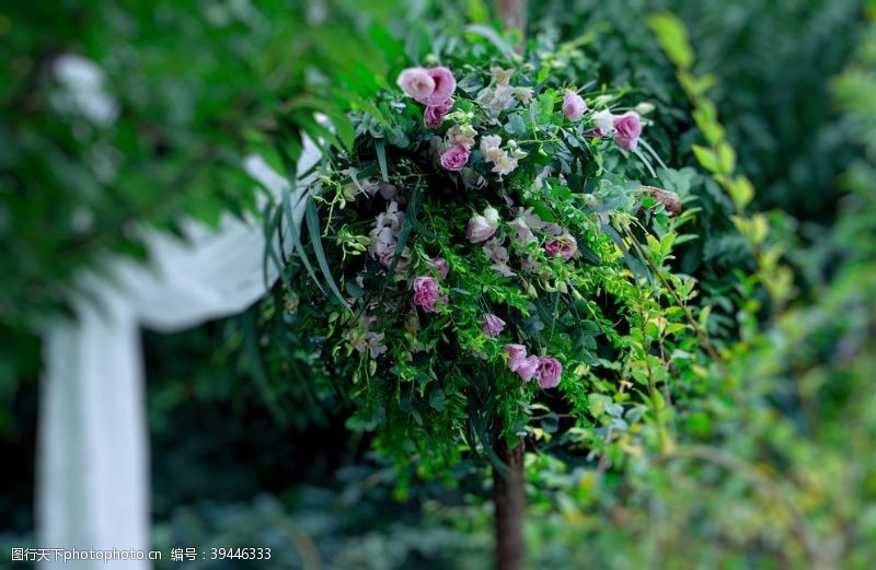 绿植景观墙婚礼上的花艺图片