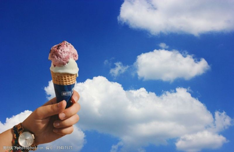 草莓冰淇淋冰淇淋图片