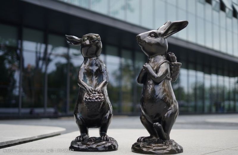 花草模型仿铜兔子雕塑摆件模型图片