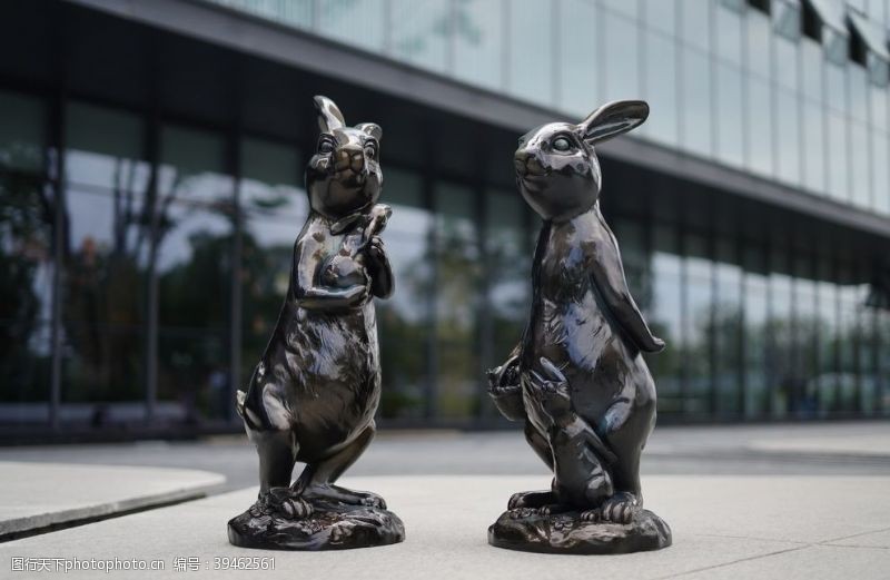 装饰物仿铜兔子雕塑摆件模型图片