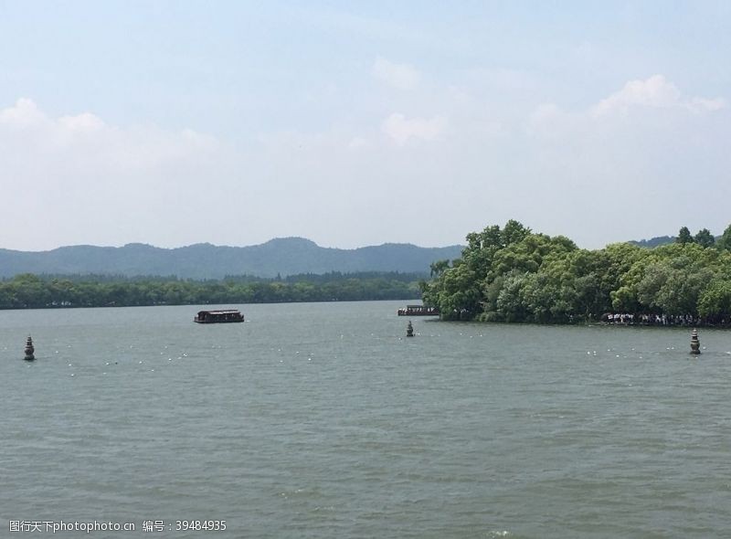 杭州西湖三潭印月图片