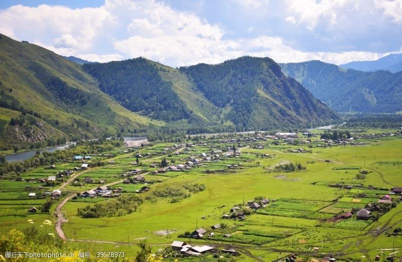 新疆风景阿尔泰山图片
