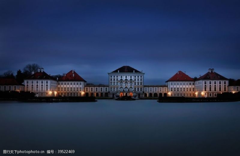湖泊夜景宁芬堡宫图片
