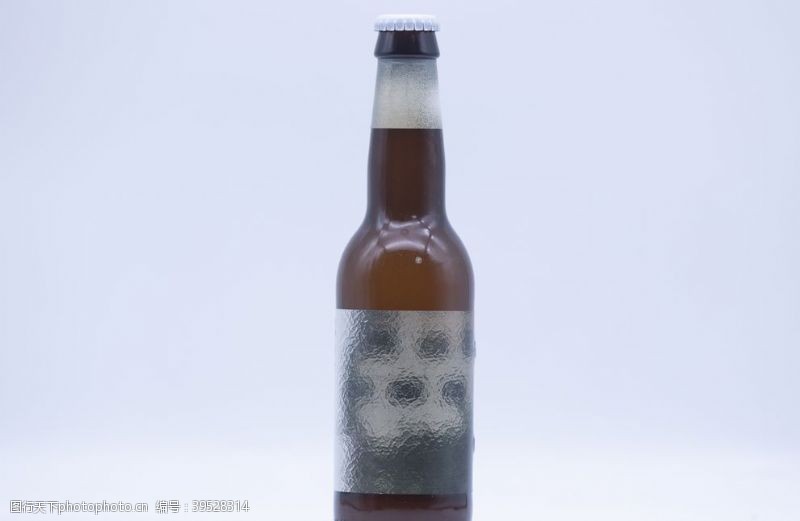 白鹤啤酒酒图片