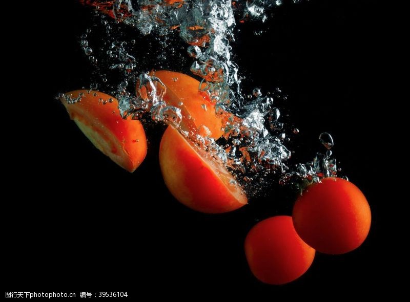 物料水下的番茄图片
