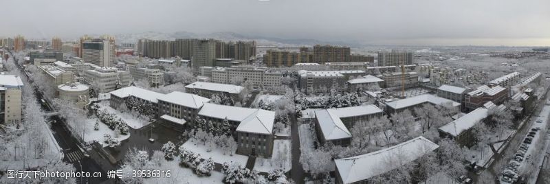 走秀北方工业大学雪景全景图片