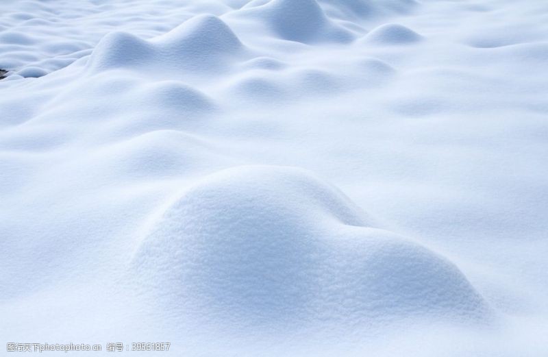 飘雪冬天背景图片