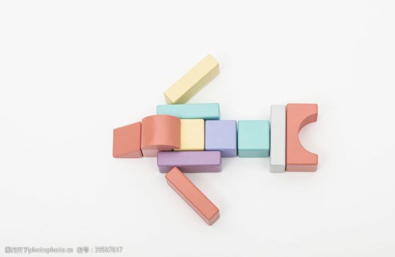 彩色玩具搭积木图片