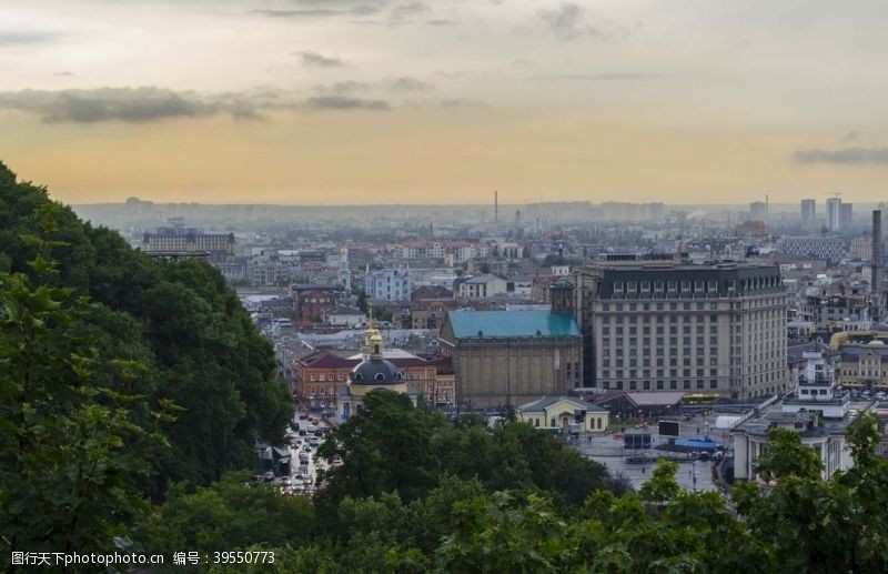 高空俯拍基辅建筑风景图片