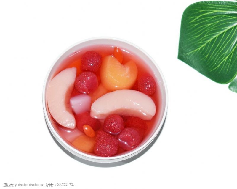 草莓包装水果罐头图片