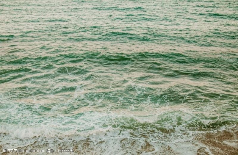 白色山水元素海浪图片