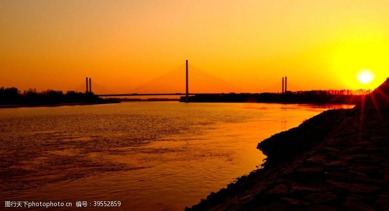 湿地公园黄河落日图片