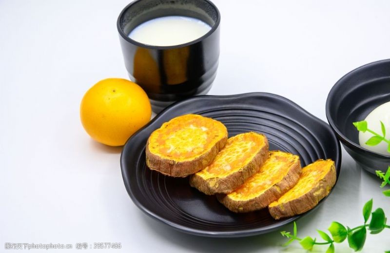 橙色调早餐图片