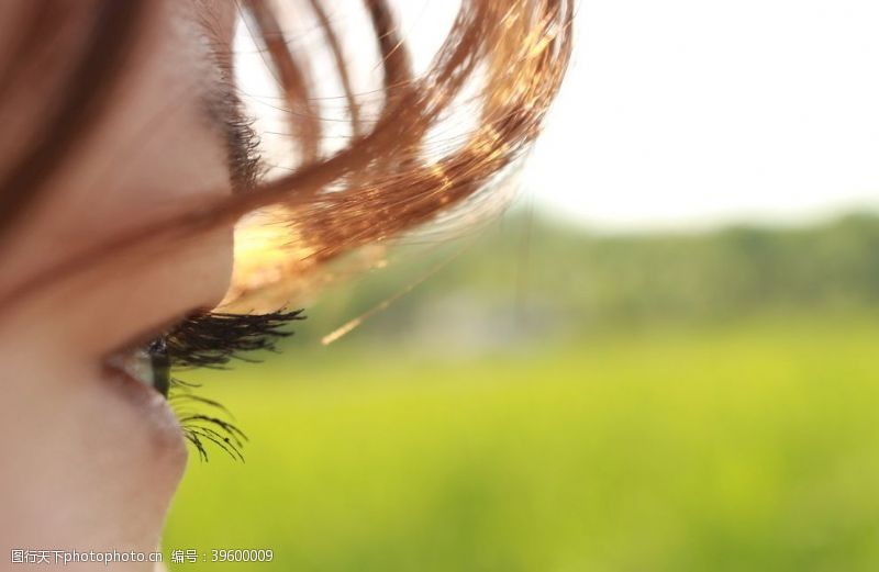 女性眼睛人物摄影图片