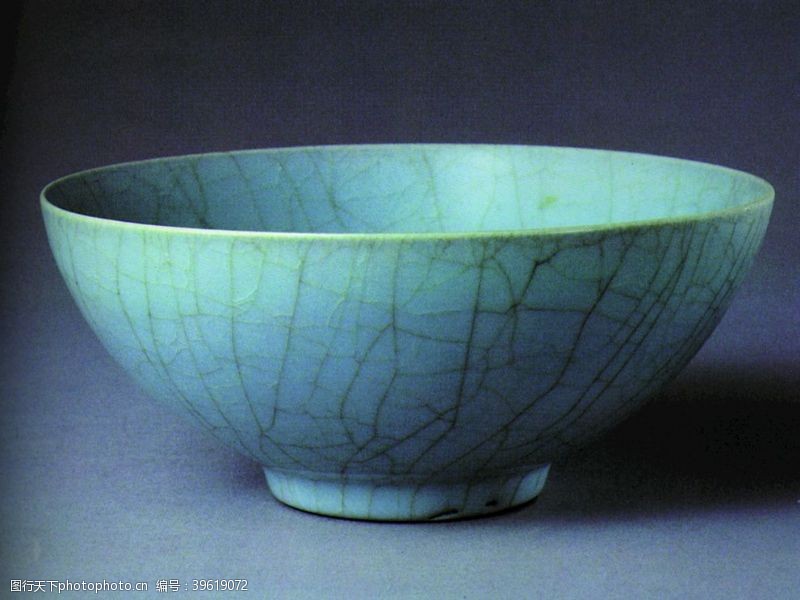 裂纹元素瓷碗图片