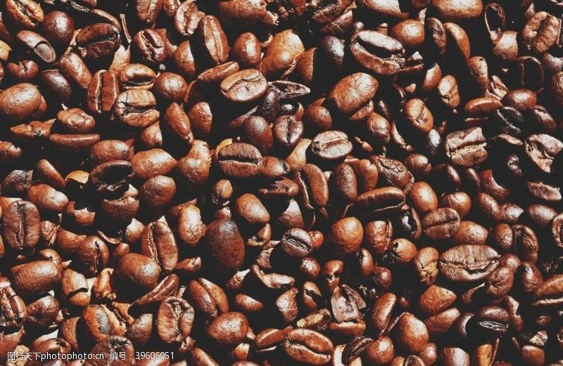 咖啡豆特写颗粒饱满味道香醇的咖啡豆图片