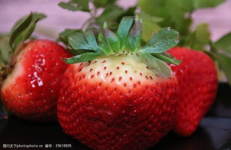水草草莓图片
