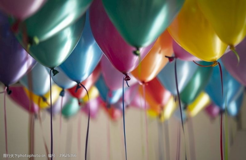 气球装饰生日气球颜色图片